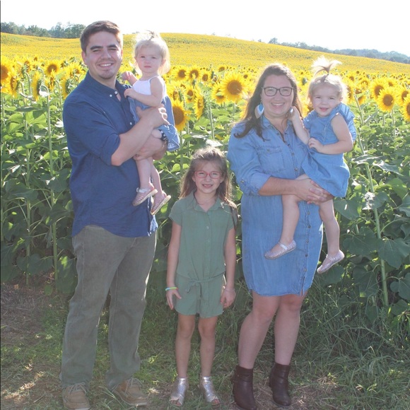 Meet your Posher, Sarah - Picture 1 of 8